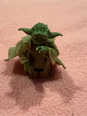 Star Wars Saga Series YODA Padawan Lightsaber Training Figure AOTC Hasbro 2003